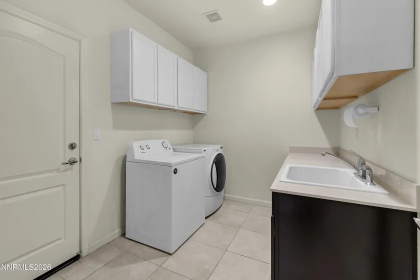 2925 Lessini, Sparks, Nevada 89434, 3 Bedrooms Bedrooms, ,3 BathroomsBathrooms,Residential,Residential,Lessini,0,260012240