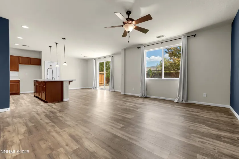 7028 Shady Gate, Sparks, Nevada 89436, 3 Bedrooms Bedrooms, ,3 BathroomsBathrooms,Residential,Residential,Shady Gate,0,260012248