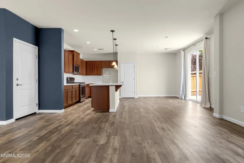 7028 Shady Gate, Sparks, Nevada 89436, 3 Bedrooms Bedrooms, ,3 BathroomsBathrooms,Residential,Residential,Shady Gate,0,260012248