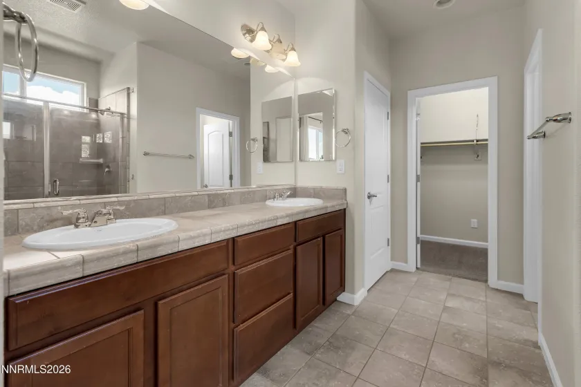 7028 Shady Gate, Sparks, Nevada 89436, 3 Bedrooms Bedrooms, ,3 BathroomsBathrooms,Residential,Residential,Shady Gate,0,260012248