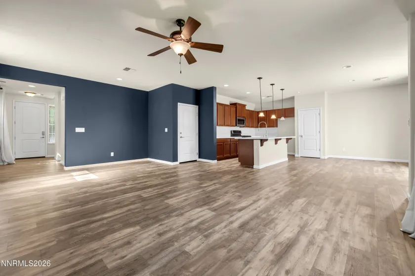 7028 Shady Gate, Sparks, Nevada 89436, 3 Bedrooms Bedrooms, ,3 BathroomsBathrooms,Residential,Residential,Shady Gate,0,260012248