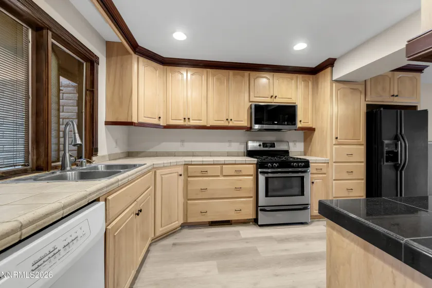 1974 Villa, Reno, Nevada 89509, 2 Bedrooms Bedrooms, ,3 BathroomsBathrooms,Residential,Residential,Villa,0,260012254