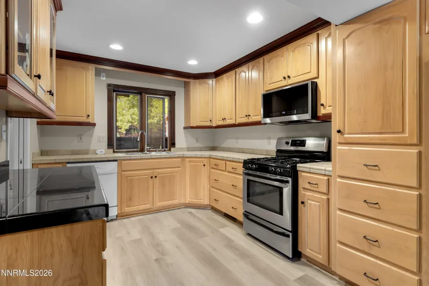 1974 Villa, Reno, Nevada 89509, 2 Bedrooms Bedrooms, ,3 BathroomsBathrooms,Residential,Residential,Villa,0,260012254