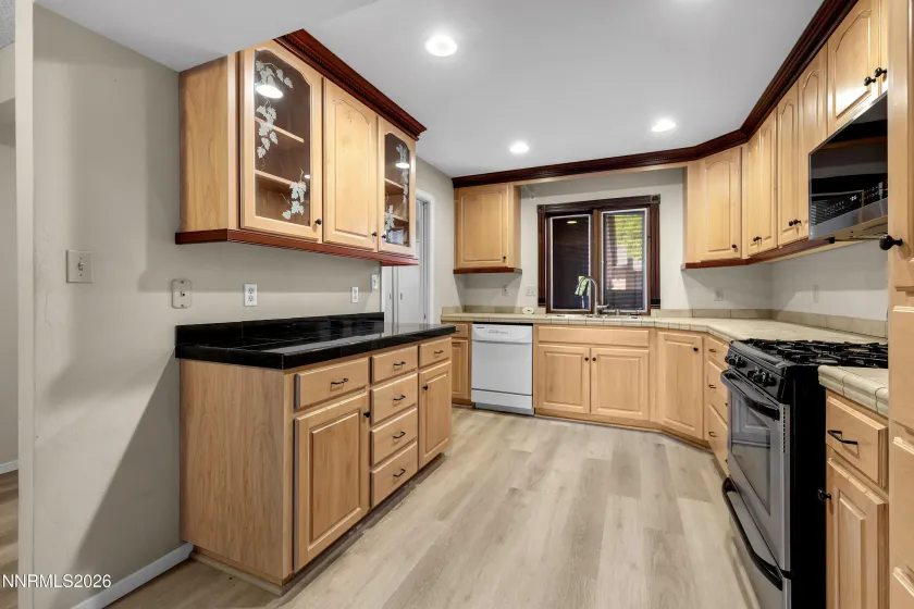 1974 Villa, Reno, Nevada 89509, 2 Bedrooms Bedrooms, ,3 BathroomsBathrooms,Residential,Residential,Villa,0,260012254