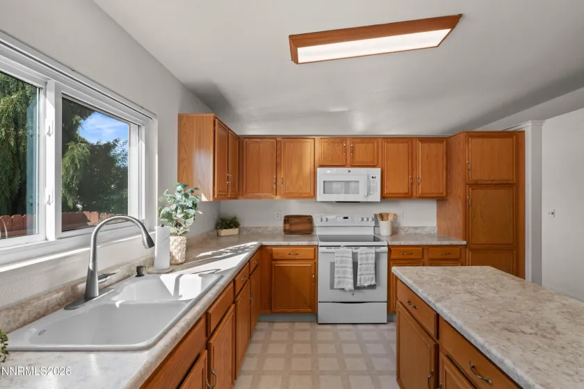 6904 Brahms, Sun Valley, Nevada 89433, 3 Bedrooms Bedrooms, ,2 BathroomsBathrooms,Residential,Residential,Brahms,0,260012266