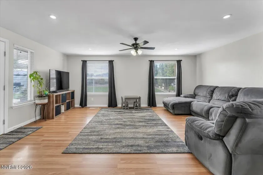 1466 Grey Bluffs, Fernley, Nevada 89408, 3 Bedrooms Bedrooms, ,2 BathroomsBathrooms,Residential,Residential,Grey Bluffs,0,260012268