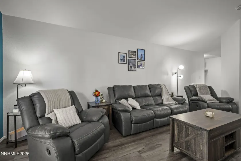 6784 Drexel, Sparks, Nevada 89436, 3 Bedrooms Bedrooms, ,2 BathroomsBathrooms,Residential,Residential,Drexel,0,260012253