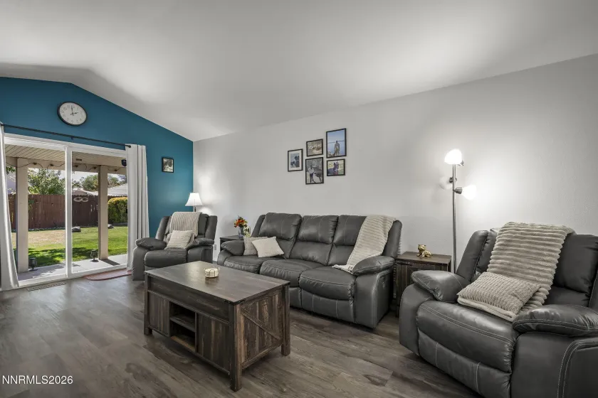 6784 Drexel, Sparks, Nevada 89436, 3 Bedrooms Bedrooms, ,2 BathroomsBathrooms,Residential,Residential,Drexel,0,260012253
