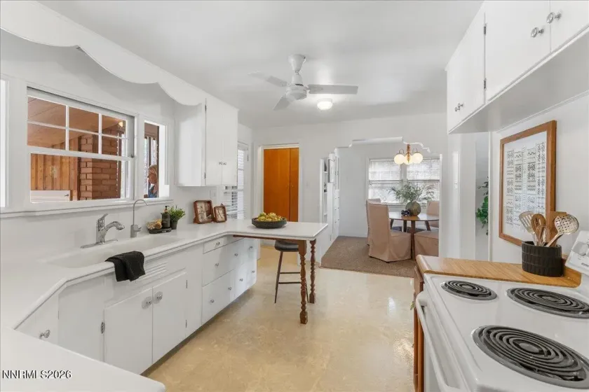 828 Washington, Reno, Nevada 89503, 3 Bedrooms Bedrooms, ,2 BathroomsBathrooms,Residential,Residential,Washington,0,260012288