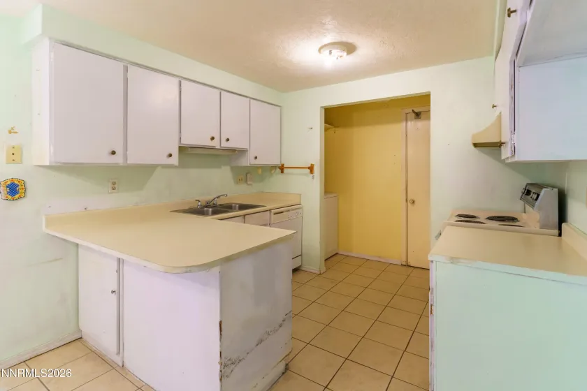 6815 Lotus, Reno, Nevada 89506, 3 Bedrooms Bedrooms, ,2 BathroomsBathrooms,Residential,Residential,Lotus,0,260012291