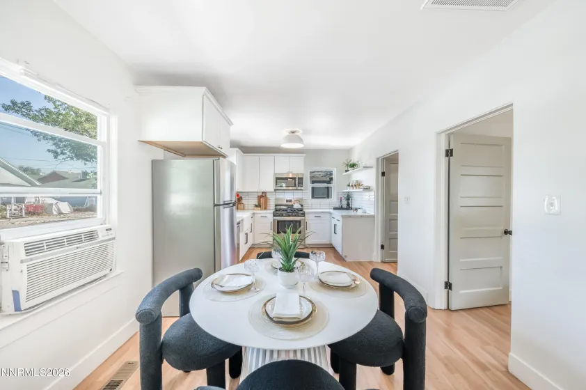 346 9th, Sparks, Nevada 89431, 2 Bedrooms Bedrooms, ,1 BathroomBathrooms,Residential,Residential,9th,0,260012296