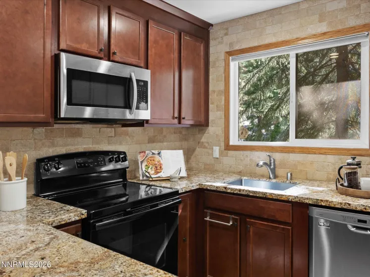 321 Ski, Incline Village, Nevada 89451, 3 Bedrooms Bedrooms, ,3 BathroomsBathrooms,Residential,Residential,Ski,0,260012298