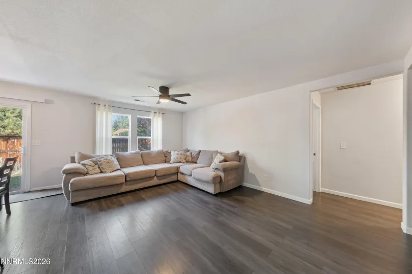 856 Promedio, Sparks, Nevada 89436, 4 Bedrooms Bedrooms, ,2 BathroomsBathrooms,Residential,Residential,Promedio,0,260012300