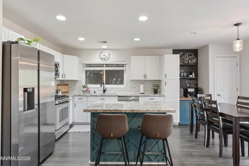 856 Promedio, Sparks, Nevada 89436, 4 Bedrooms Bedrooms, ,2 BathroomsBathrooms,Residential,Residential,Promedio,0,260012300