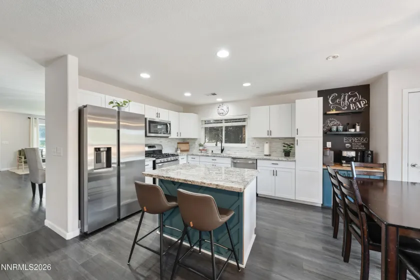 856 Promedio, Sparks, Nevada 89436, 4 Bedrooms Bedrooms, ,2 BathroomsBathrooms,Residential,Residential,Promedio,0,260012300