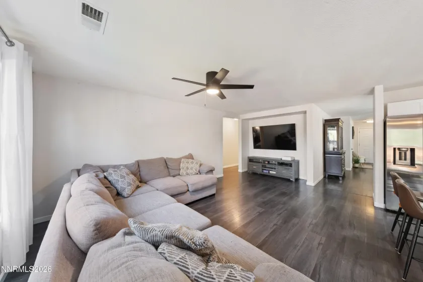 856 Promedio, Sparks, Nevada 89436, 4 Bedrooms Bedrooms, ,2 BathroomsBathrooms,Residential,Residential,Promedio,0,260012300
