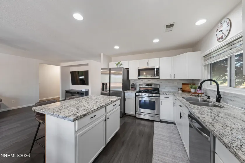 856 Promedio, Sparks, Nevada 89436, 4 Bedrooms Bedrooms, ,2 BathroomsBathrooms,Residential,Residential,Promedio,0,260012300