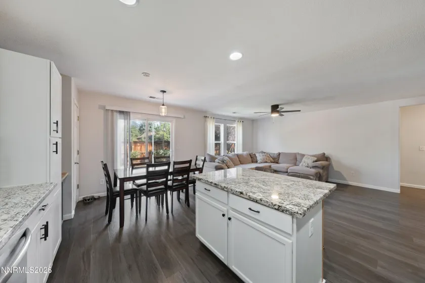 856 Promedio, Sparks, Nevada 89436, 4 Bedrooms Bedrooms, ,2 BathroomsBathrooms,Residential,Residential,Promedio,0,260012300