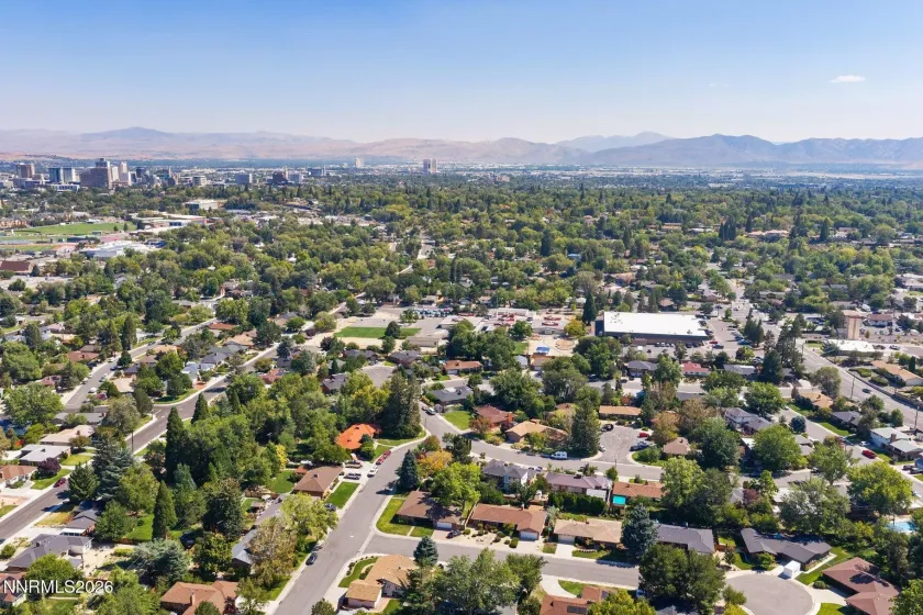 1720 Allen, Reno, Nevada 89509, 3 Bedrooms Bedrooms, ,2 BathroomsBathrooms,Residential,Residential,Allen,0,260012302