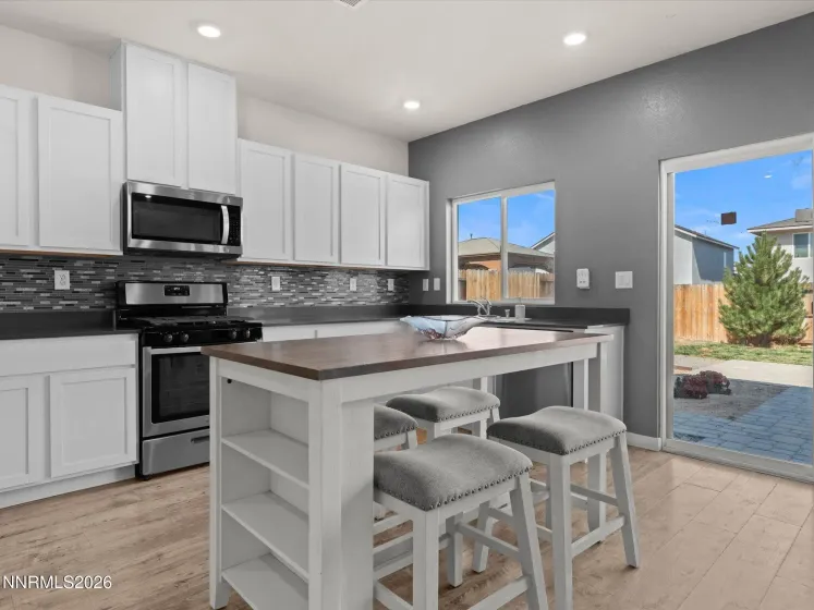 8851 Trifid, Reno, Nevada 89506, 4 Bedrooms Bedrooms, ,3 BathroomsBathrooms,Residential,Residential,Trifid,0,260012304