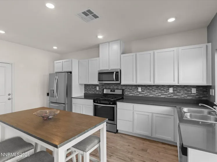 8851 Trifid, Reno, Nevada 89506, 4 Bedrooms Bedrooms, ,3 BathroomsBathrooms,Residential,Residential,Trifid,0,260012304