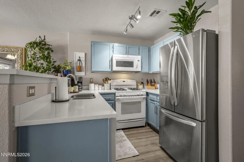 5650 El Paseo, Sparks, Nevada 89436, 2 Bedrooms Bedrooms, ,3 BathroomsBathrooms,Residential,Residential,El Paseo,0,260012311