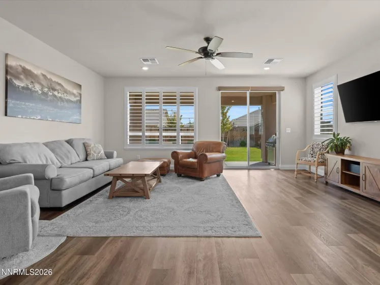 530 Coulee Mdw, Spanish Springs, Nevada 89441, 3 Bedrooms Bedrooms, ,2 BathroomsBathrooms,Residential,Residential,Coulee Mdw,0,260012328