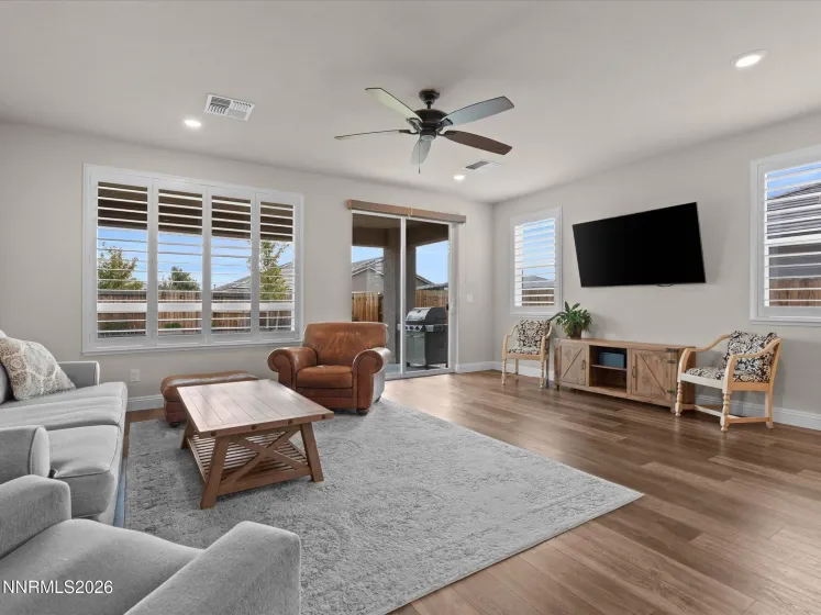 530 Coulee Mdw, Spanish Springs, Nevada 89441, 3 Bedrooms Bedrooms, ,2 BathroomsBathrooms,Residential,Residential,Coulee Mdw,0,260012328