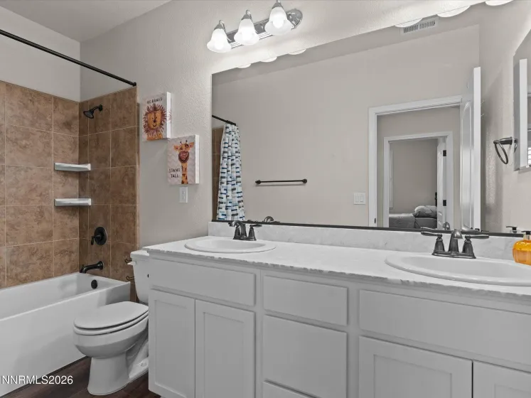 530 Coulee Mdw, Spanish Springs, Nevada 89441, 3 Bedrooms Bedrooms, ,2 BathroomsBathrooms,Residential,Residential,Coulee Mdw,0,260012328