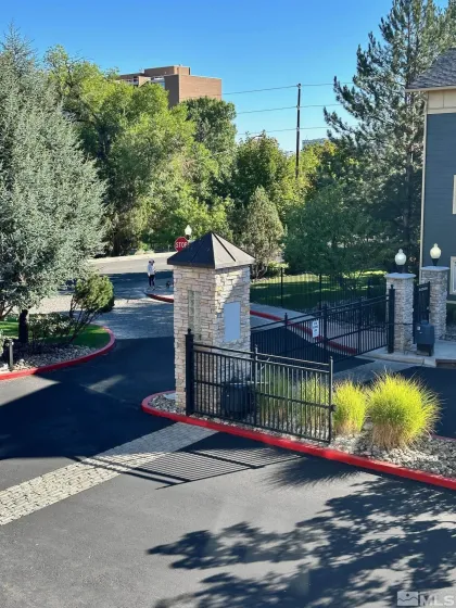 1450 Idlewild, Reno, Nevada 89509, 2 Bedrooms Bedrooms, ,2 BathroomsBathrooms,Residential,Residential,Idlewild,0,260012330