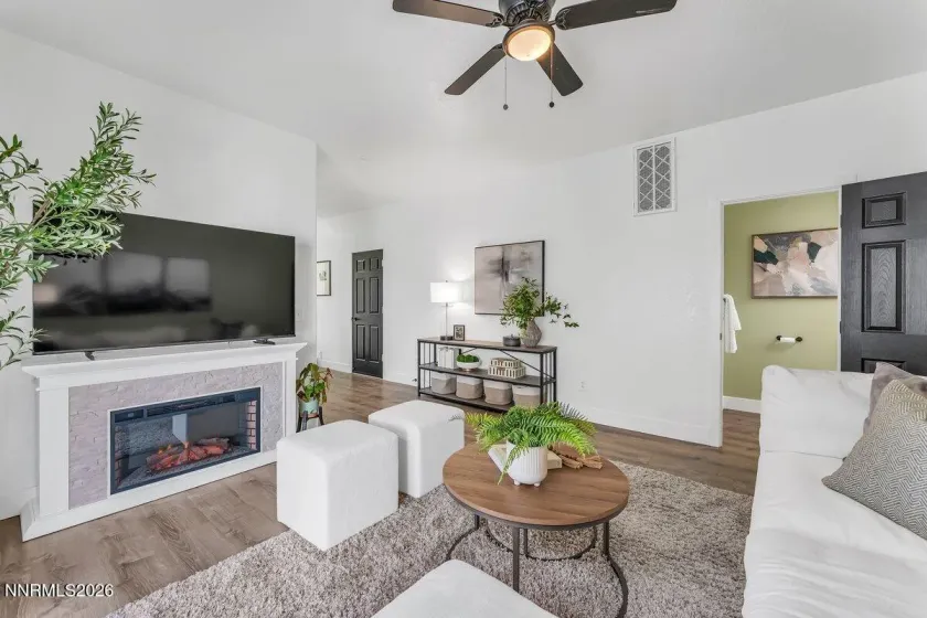 1364 Molly, Carson City, Nevada 89706, 3 Bedrooms Bedrooms, ,3 BathroomsBathrooms,Residential,Residential,Molly,0,260012331