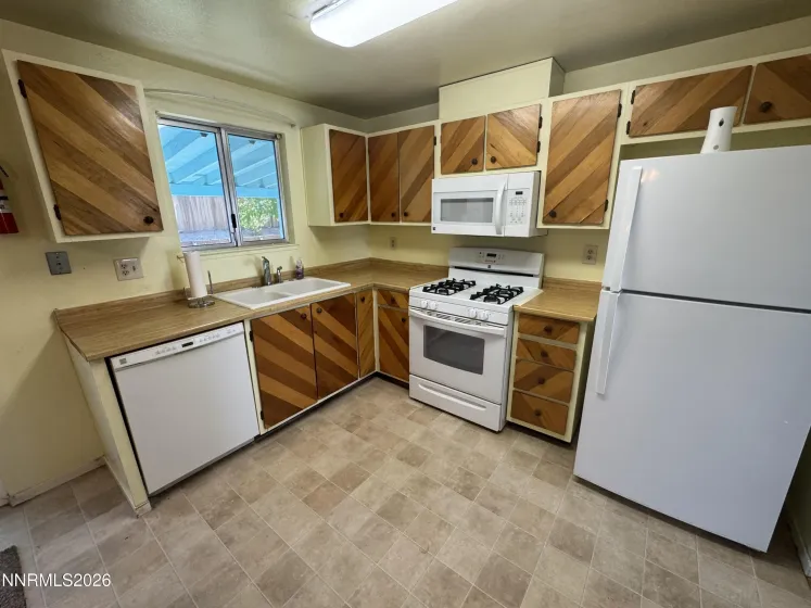 10052 Albite, Reno, Nevada 89506, 3 Bedrooms Bedrooms, ,2 BathroomsBathrooms,Residential,Residential,Albite,0,260012339
