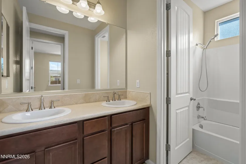 3164 Heather Flume, Sparks, Nevada 89436, 3 Bedrooms Bedrooms, ,2 BathroomsBathrooms,Residential,Residential,Heather Flume,0,260012370