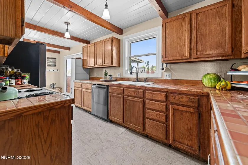 1201 Soda Lake, Fallon, Nevada 89406, 3 Bedrooms Bedrooms, ,2 BathroomsBathrooms,Residential,Residential,Soda Lake,0,260010605