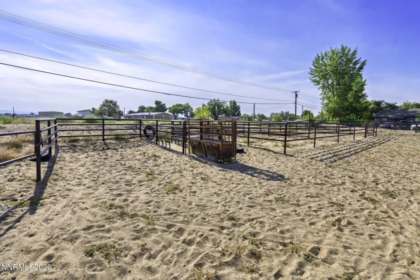 Roping box & chute