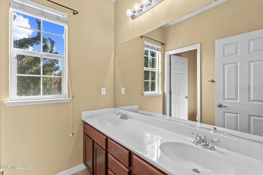 6993 Sacred, Sparks, Nevada 89436, 4 Bedrooms Bedrooms, ,3 BathroomsBathrooms,Residential,Residential,Sacred,0,260012381