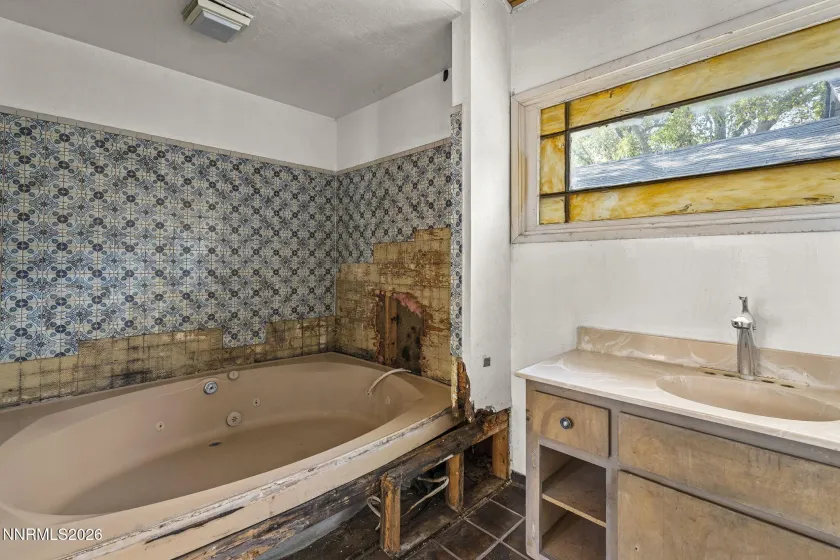 508 Modoc, Reno, Nevada 89509, 2 Bedrooms Bedrooms, ,3 BathroomsBathrooms,Residential,Residential,Modoc,0,260012382
