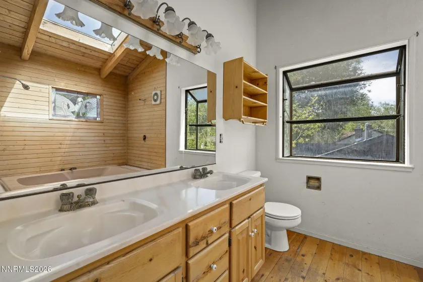 508 Modoc, Reno, Nevada 89509, 2 Bedrooms Bedrooms, ,3 BathroomsBathrooms,Residential,Residential,Modoc,0,260012382