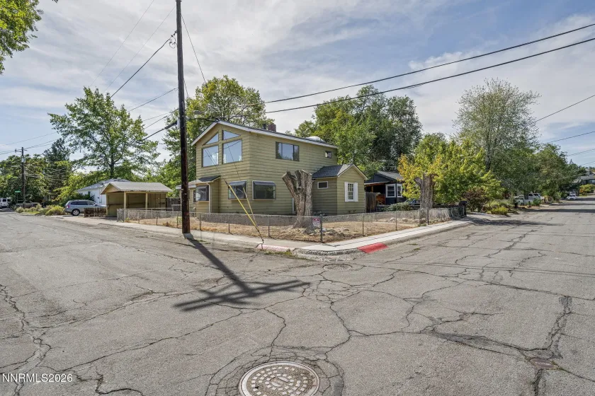 508 Modoc, Reno, Nevada 89509, 2 Bedrooms Bedrooms, ,3 BathroomsBathrooms,Residential,Residential,Modoc,0,260012382