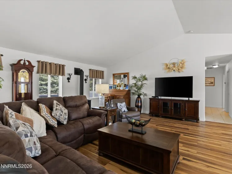 2947 Hot Springs, Minden, Nevada 89423, 3 Bedrooms Bedrooms, ,2 BathroomsBathrooms,Residential,Residential,Hot Springs,0,260012389