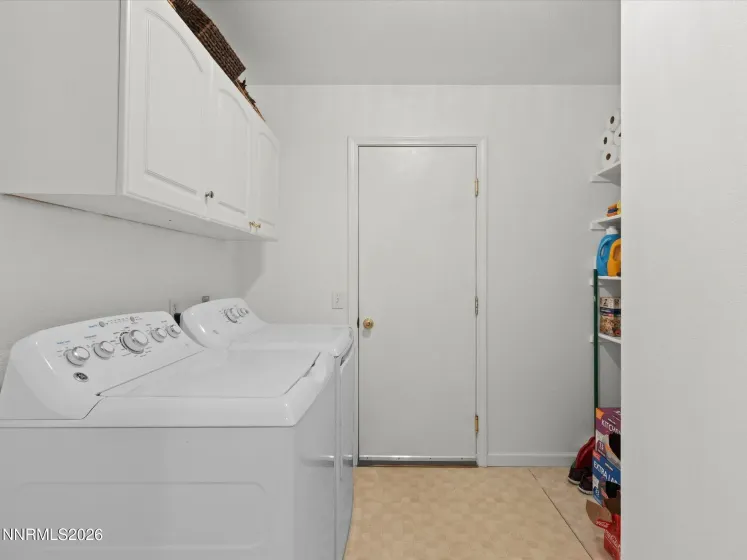 2947 Hot Springs, Minden, Nevada 89423, 3 Bedrooms Bedrooms, ,2 BathroomsBathrooms,Residential,Residential,Hot Springs,0,260012389