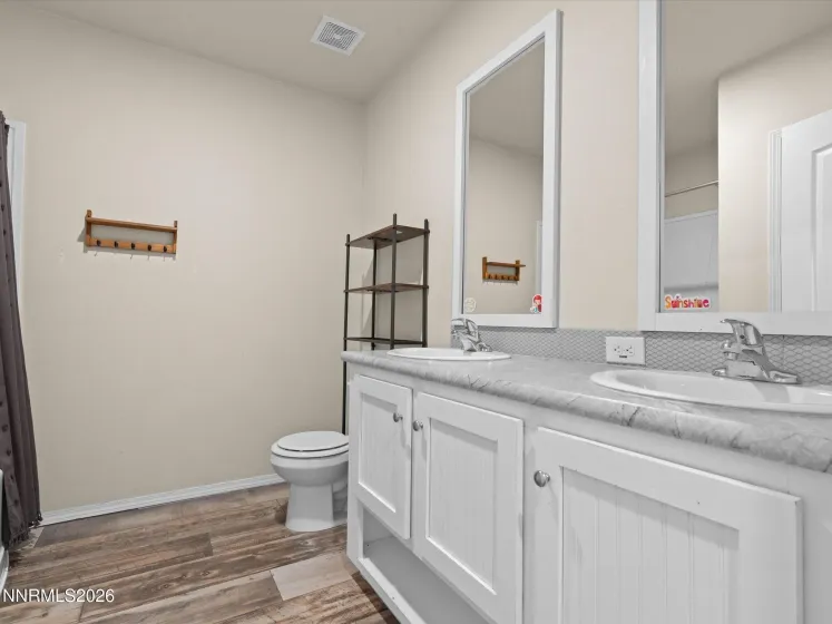 15360 Tuxon, Reno, Nevada 89521, 3 Bedrooms Bedrooms, ,2 BathroomsBathrooms,Residential,Residential,Tuxon,0,260012399
