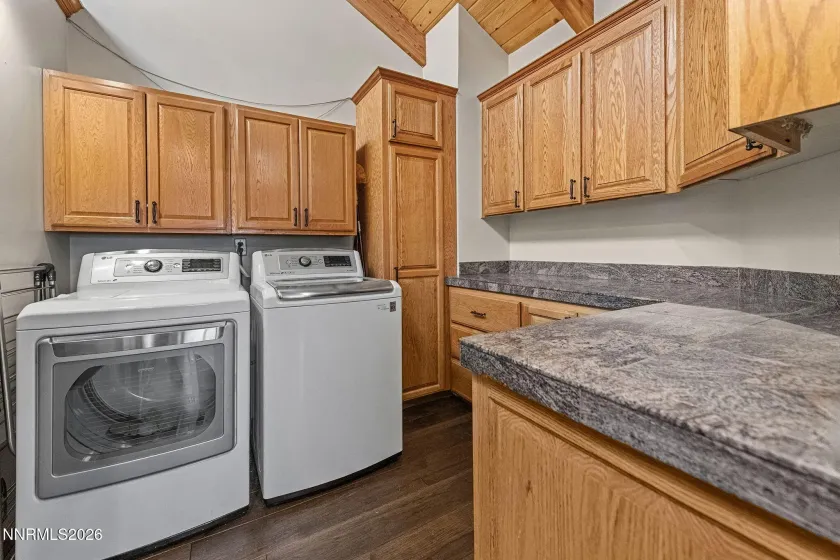 400 Bavarian, Carson City, Nevada 89705, 3 Bedrooms Bedrooms, ,3 BathroomsBathrooms,Residential,Residential,Bavarian,0,260012405
