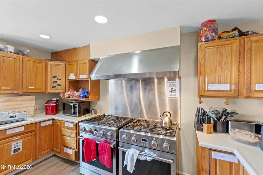 1369 Faland, Reno, Nevada 89503, 9 Bedrooms Bedrooms, ,6 BathroomsBathrooms,Residential,Residential,Faland,0,260012416