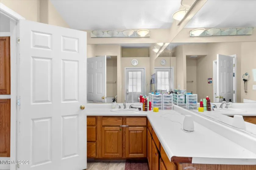 1369 Faland, Reno, Nevada 89503, 9 Bedrooms Bedrooms, ,6 BathroomsBathrooms,Residential,Residential,Faland,0,260012416