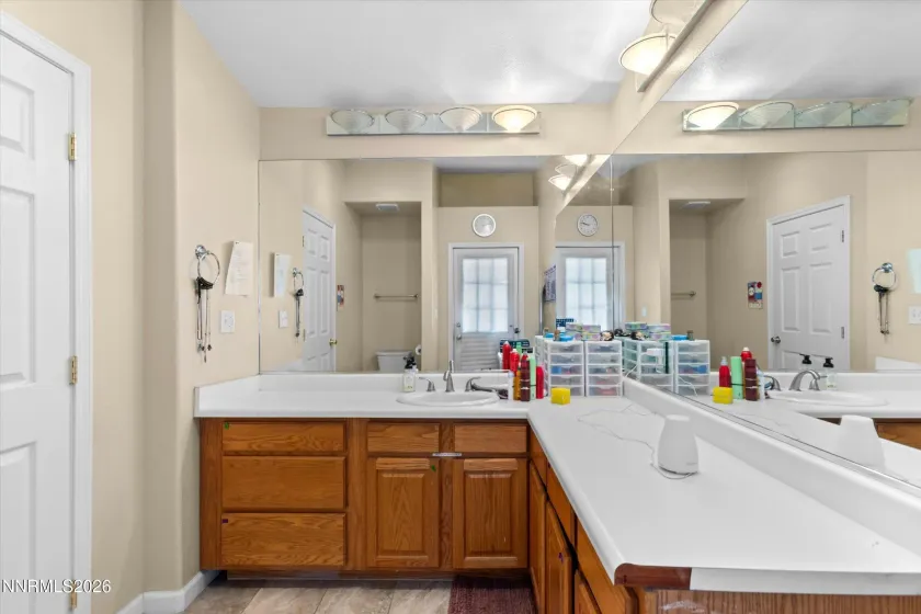 1369 Faland, Reno, Nevada 89503, 9 Bedrooms Bedrooms, ,6 BathroomsBathrooms,Residential,Residential,Faland,0,260012416