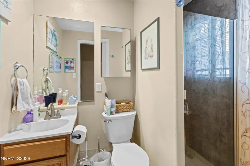 1369 Faland, Reno, Nevada 89503, 9 Bedrooms Bedrooms, ,6 BathroomsBathrooms,Residential,Residential,Faland,0,260012416