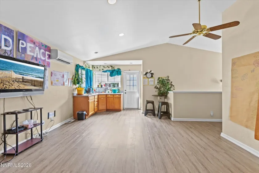 1369 Faland, Reno, Nevada 89503, 9 Bedrooms Bedrooms, ,6 BathroomsBathrooms,Residential,Residential,Faland,0,260012416