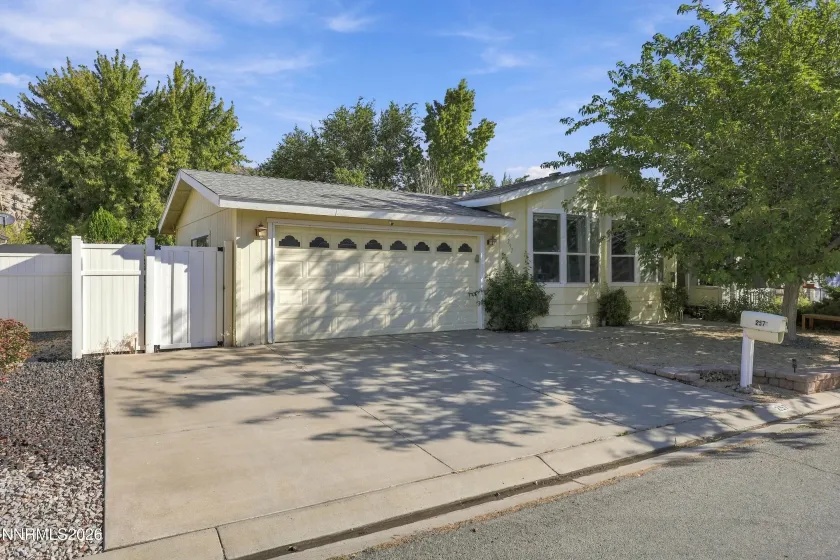 257 Ave De La D'Emerald, Sparks, Nevada 89434, 3 Bedrooms Bedrooms, ,2 BathroomsBathrooms,Residential,Residential,Ave De La D'Emerald,0,260012428