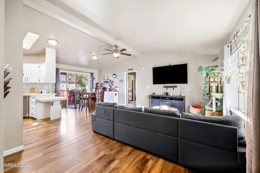 257 Ave De La D'Emerald, Sparks, Nevada 89434, 3 Bedrooms Bedrooms, ,2 BathroomsBathrooms,Residential,Residential,Ave De La D'Emerald,0,260012428
